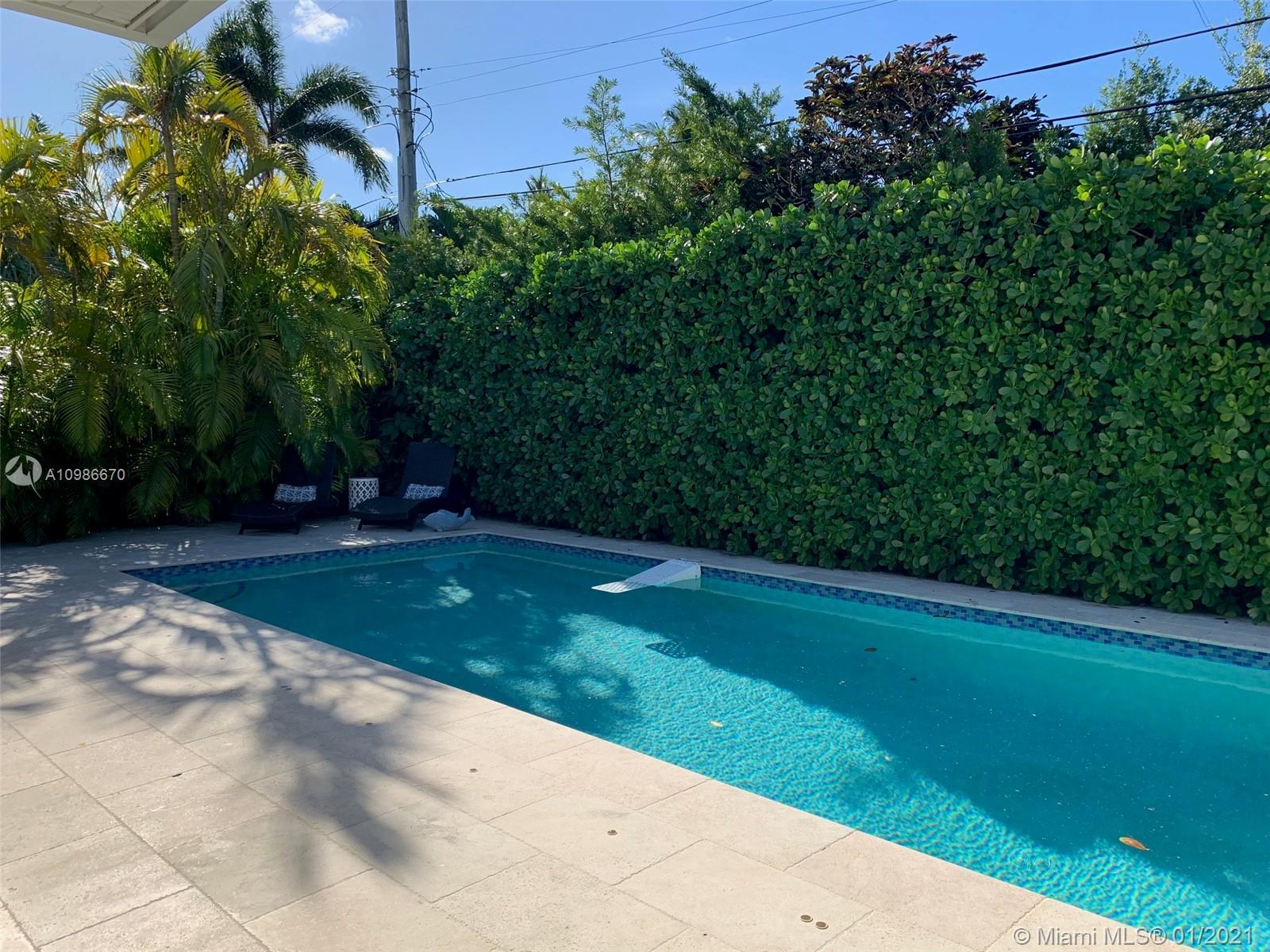 412 Ridgewood Road Key Biscayne, FL 33149 - Photo 15 of 31