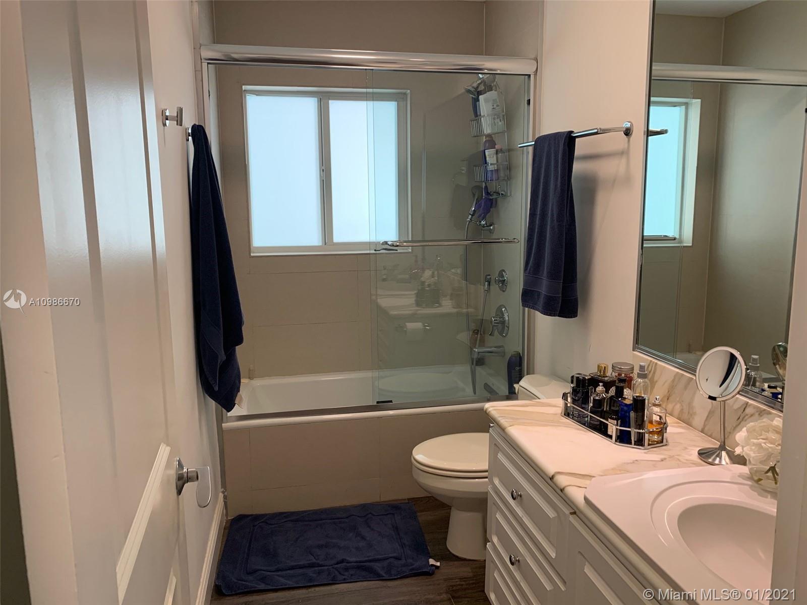 412 Ridgewood Road Key Biscayne, FL 33149 - Photo 26 of 31