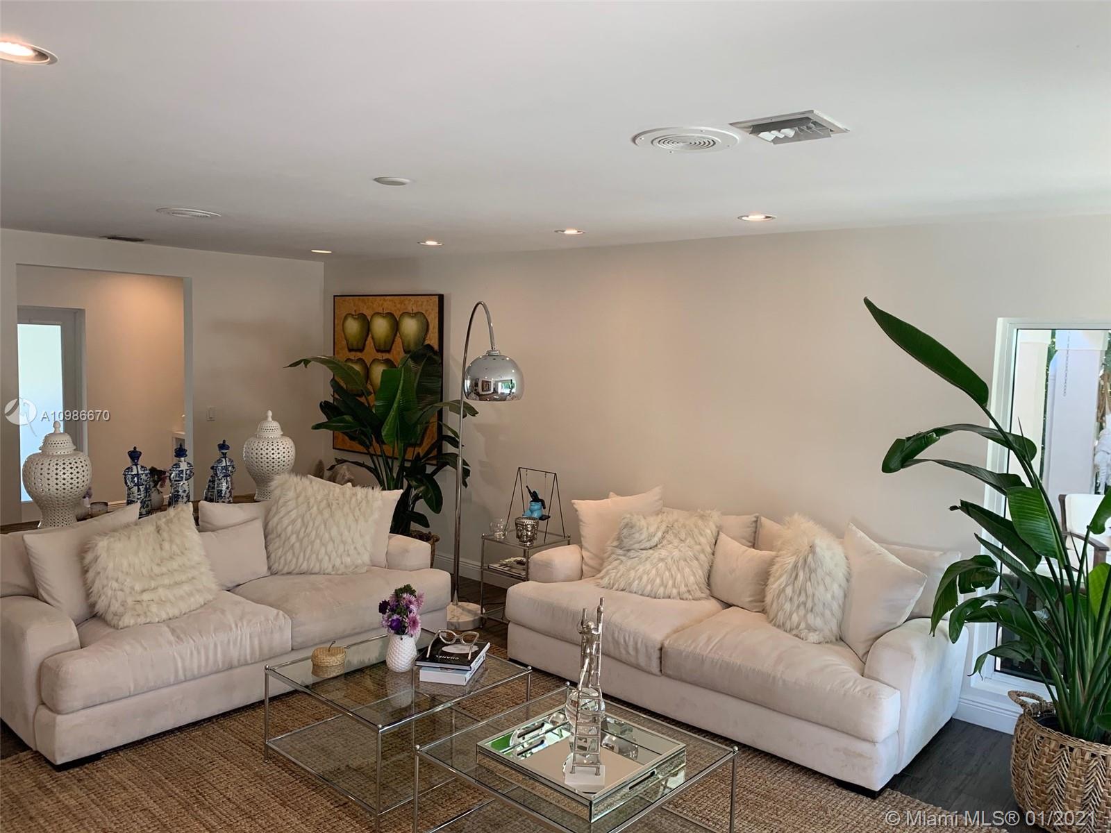 412 Ridgewood Road Key Biscayne, FL 33149 - Photo 4 of 31