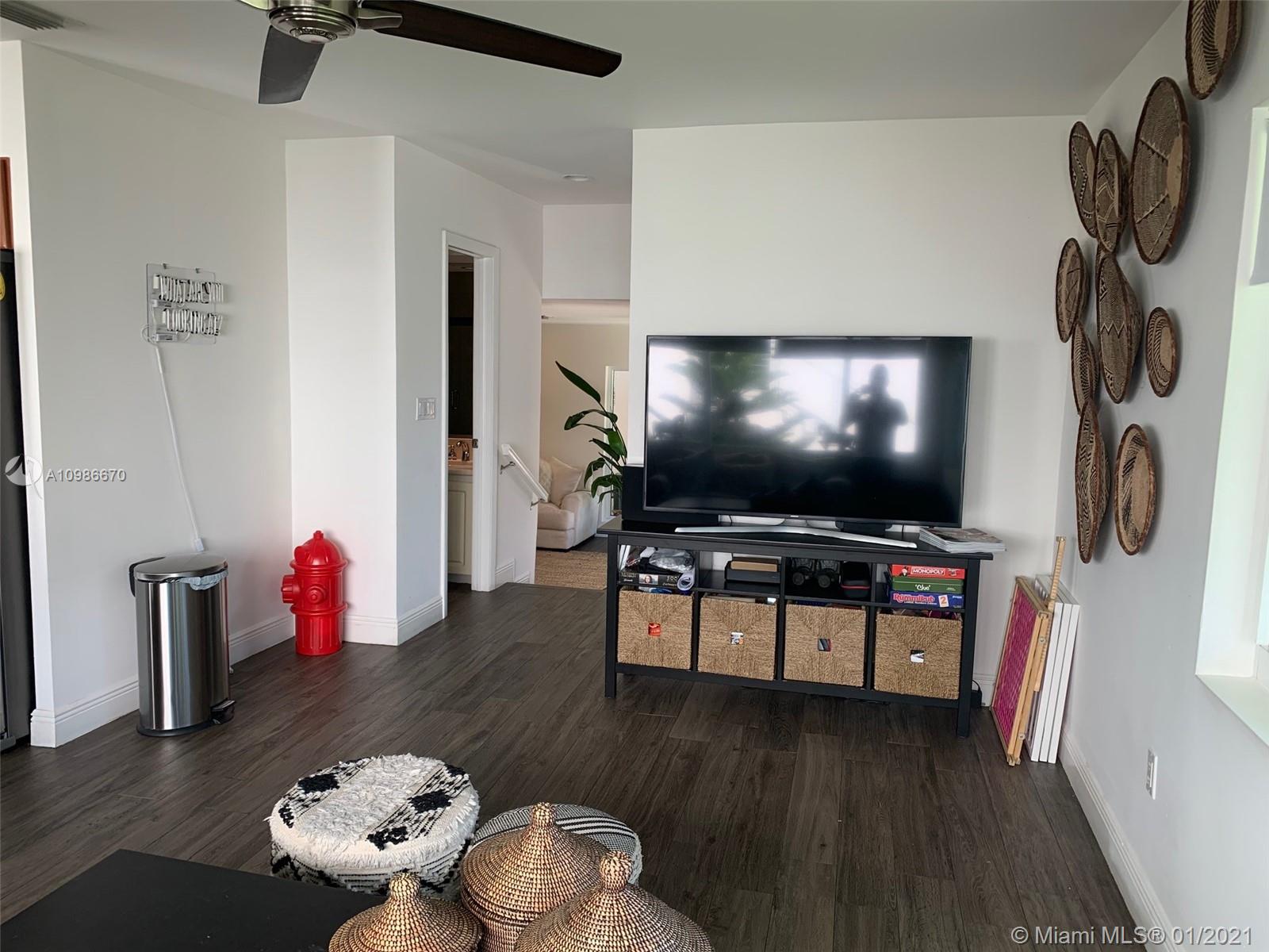 412 Ridgewood Road Key Biscayne, FL 33149 - Photo 10 of 31