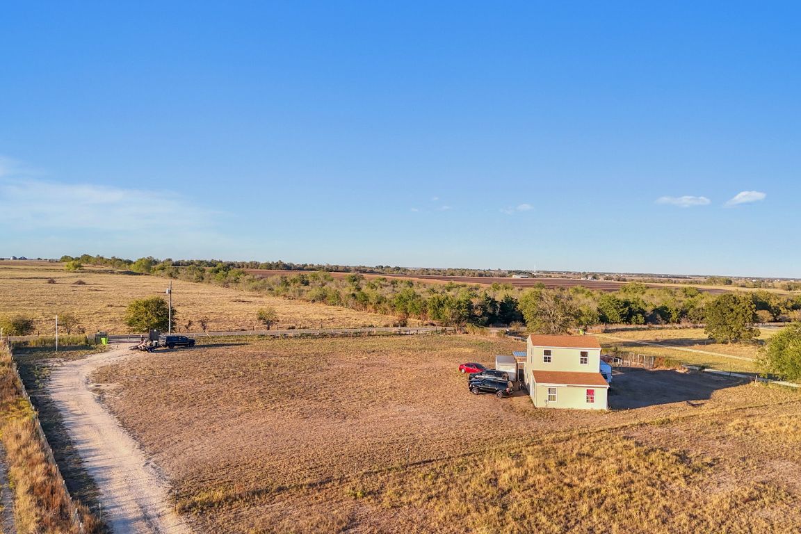 1600 County Road 465 Elgin, TX 78621 - Photo 16 of 25 a view of an ocean and city