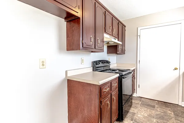 $1,300 | 308 Alan Court, Oak Grove, KY 42262