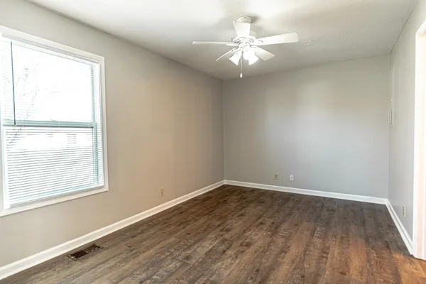 $1,300 | 308 Alan Court, Oak Grove, KY 42262