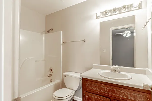 $1,300 | 308 Alan Court, Oak Grove, KY 42262