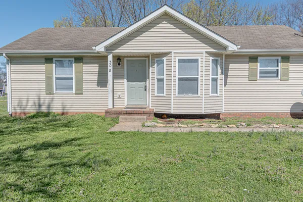 $1,300 | 308 Alan Court, Oak Grove, KY 42262