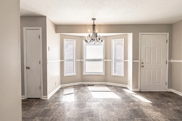 $1,300 | 308 Alan Court, Oak Grove, KY 42262