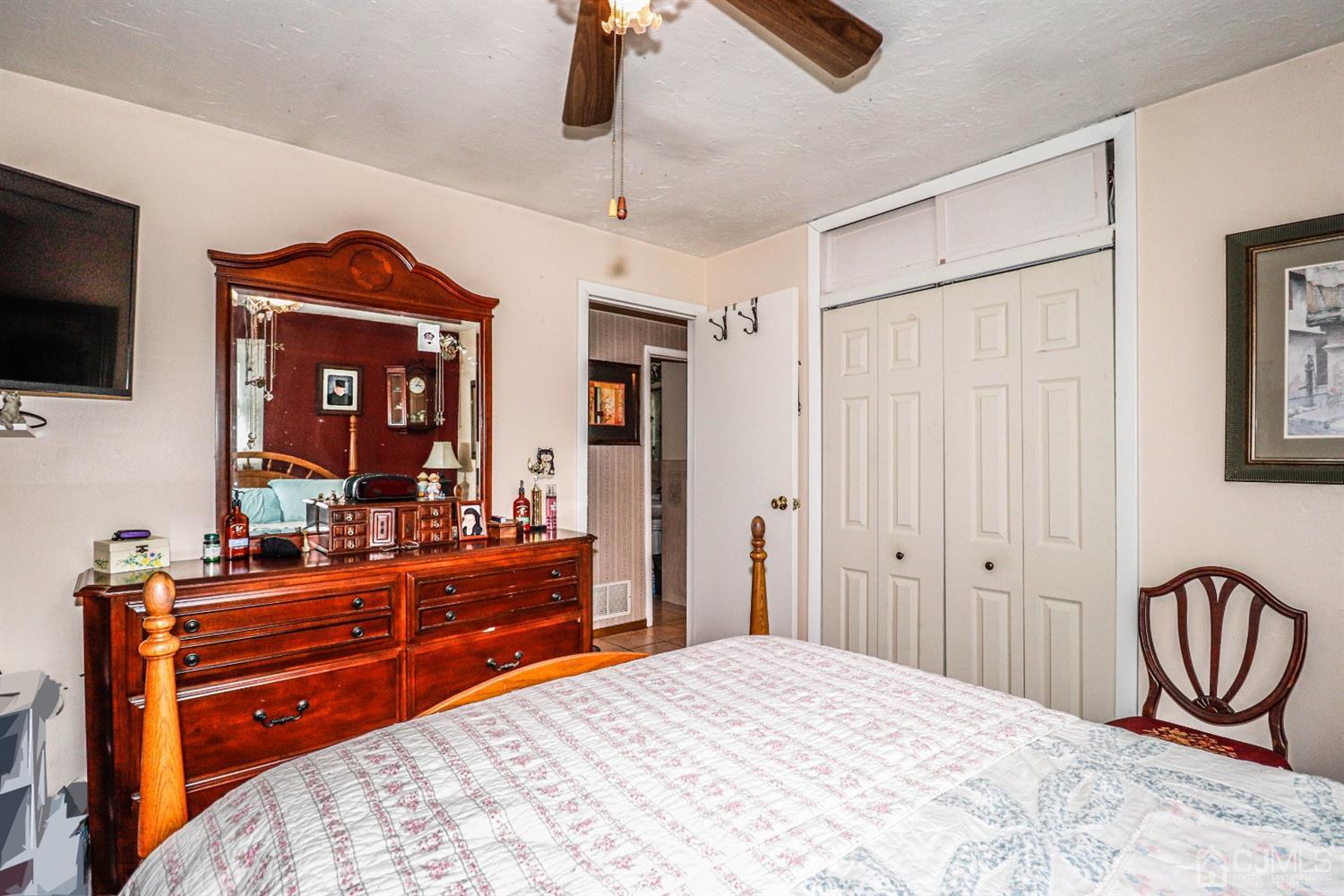 25 Roberts Road New Brunswick, NJ 08901 - Photo 12 of 27 Gallery Image 12
