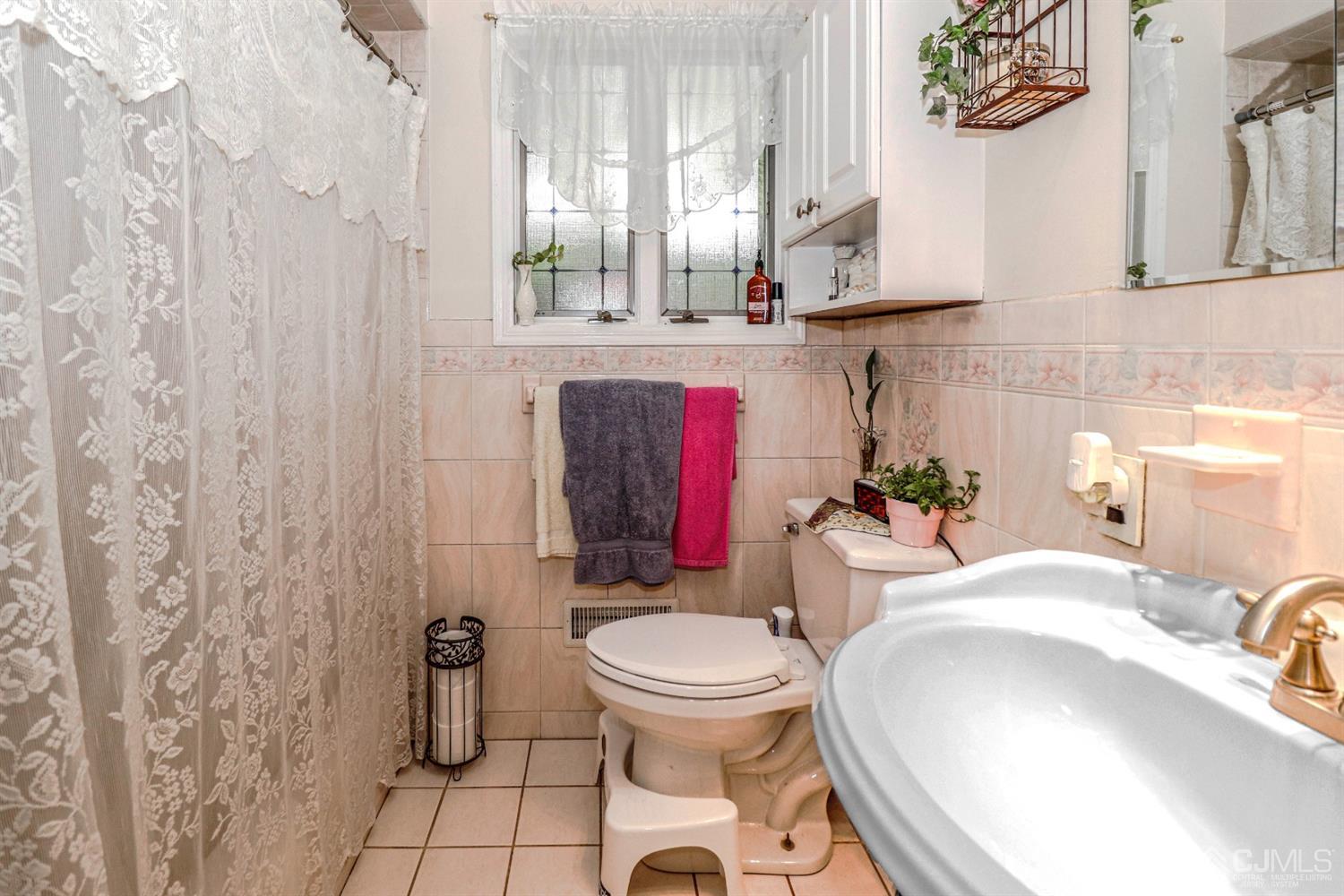 25 Roberts Road New Brunswick, NJ 08901 - Photo 14 of 27 Gallery Image 14