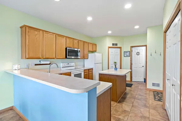 $279,000 | 19500 Blue Jay Court, Farmington, MN 55024