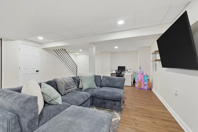 $330,000 | 20842 West Aspen Court, Plainfield, IL 60544