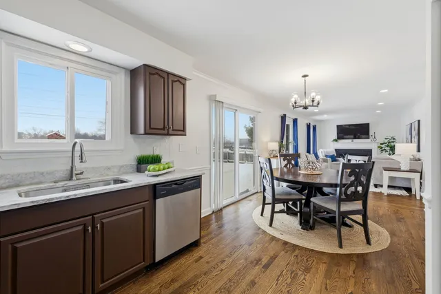 $330,000 | 20842 West Aspen Court, Plainfield, IL 60544