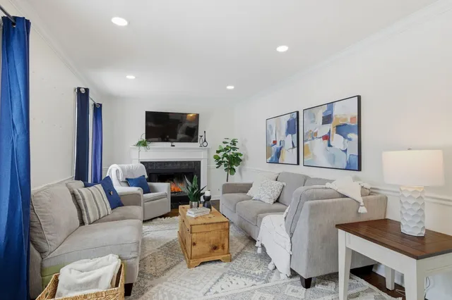 $330,000 | 20842 West Aspen Court, Plainfield, IL 60544