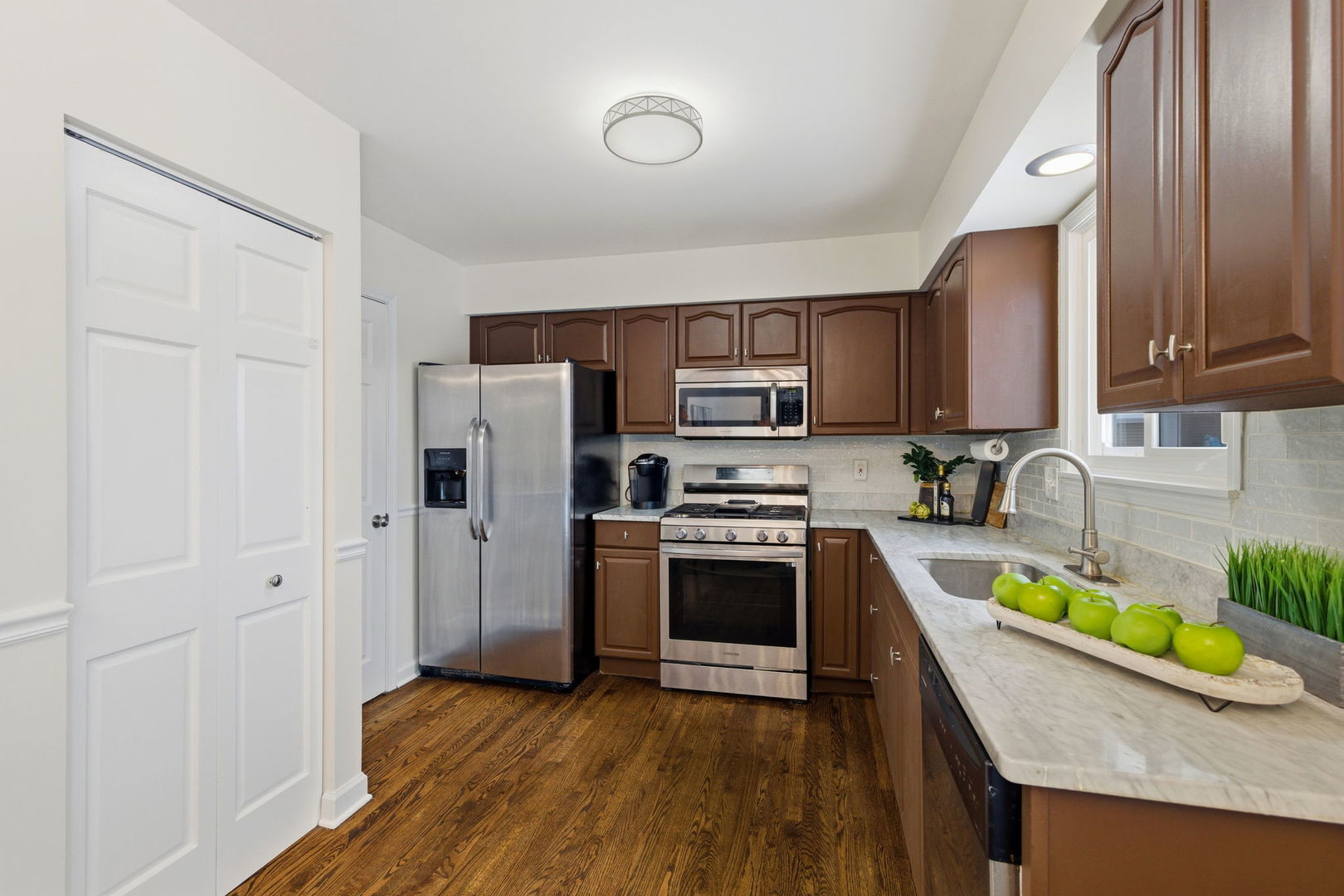 20842 West Aspen Court Plainfield, IL 60544 - Photo 9 of 24