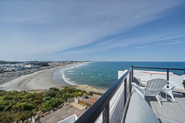 $1,050,000 | 62 Oceanside Drive, Unit 62, Hull, MA 02045