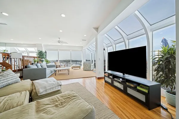 $1,050,000 | 62 Oceanside Drive, Unit 62, Hull, MA 02045