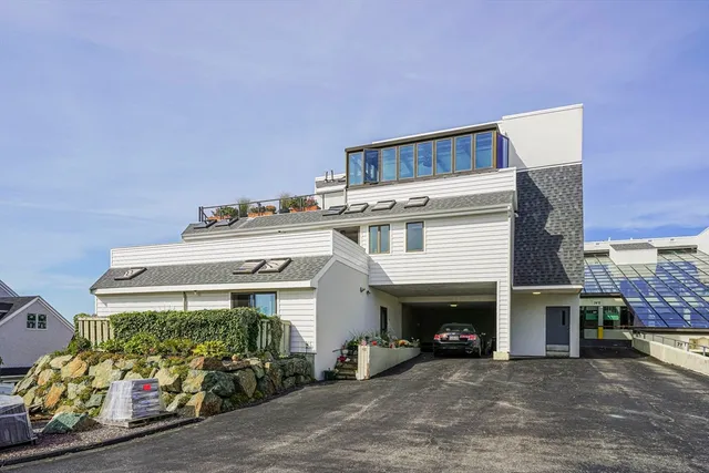 $1,050,000 | 62 Oceanside Drive, Unit 62, Hull, MA 02045