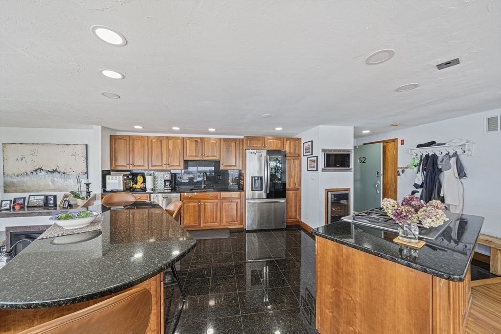 62 Oceanside Drive, Unit 62 Hull, MA 02045 - Photo 4 of 39