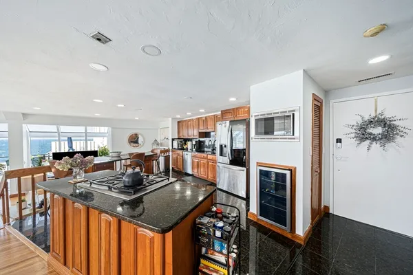 $1,050,000 | 62 Oceanside Drive, Unit 62, Hull, MA 02045