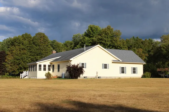 $765,000 | 71 Cobb Lane, Clarendon, VT 05759