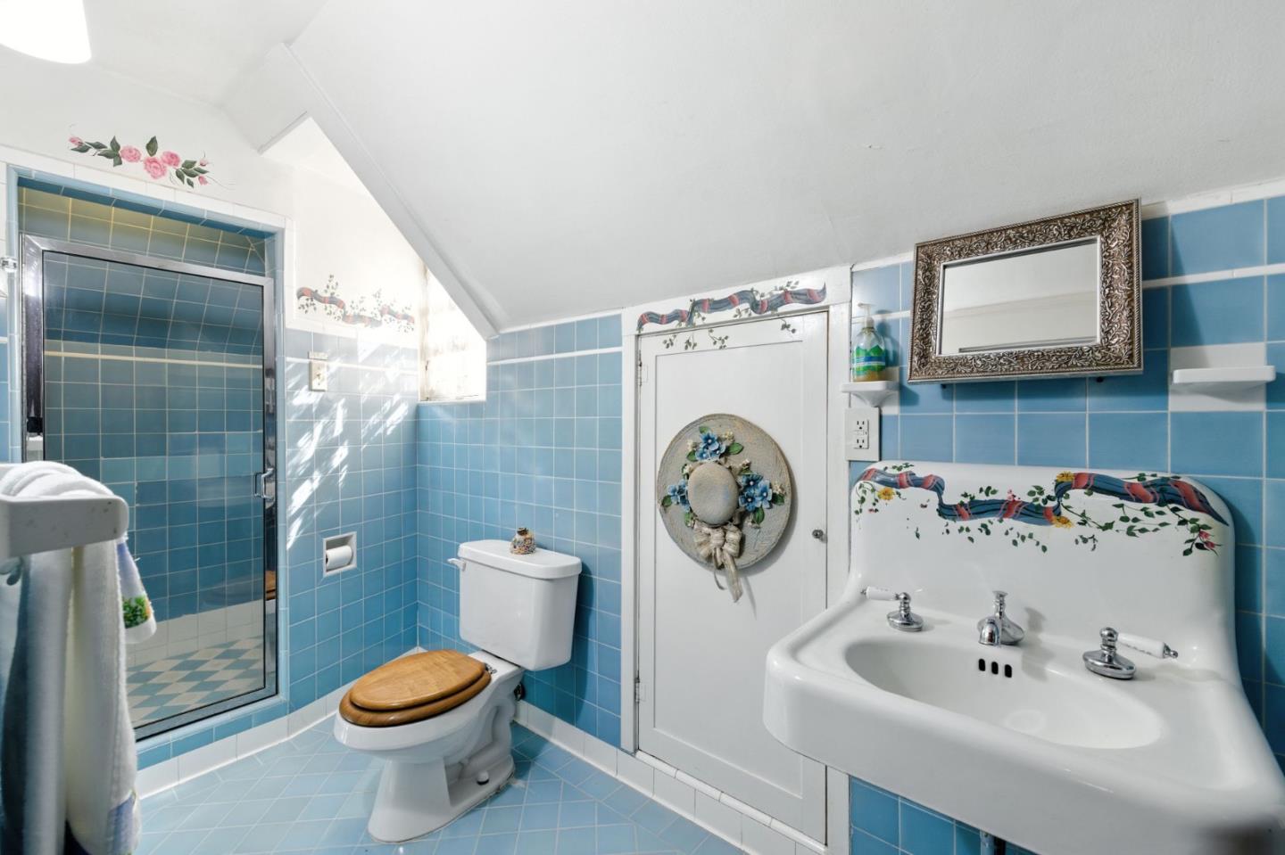 1330 Jackson Gate Road Jackson, CA 95642 - Photo 30 of 72 a bathroom with a sink toilet and shower