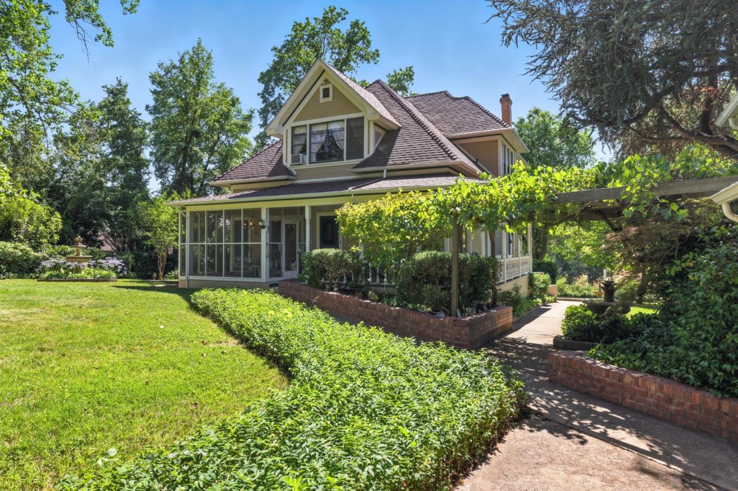1330 Jackson Gate Road Jackson, CA 95642 - Photo 43 of 72 a front view of house with yard and green space