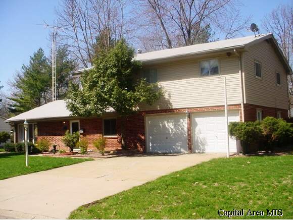 31 Interlacken Road Springfield, IL 62704 - Photo 1 of 9