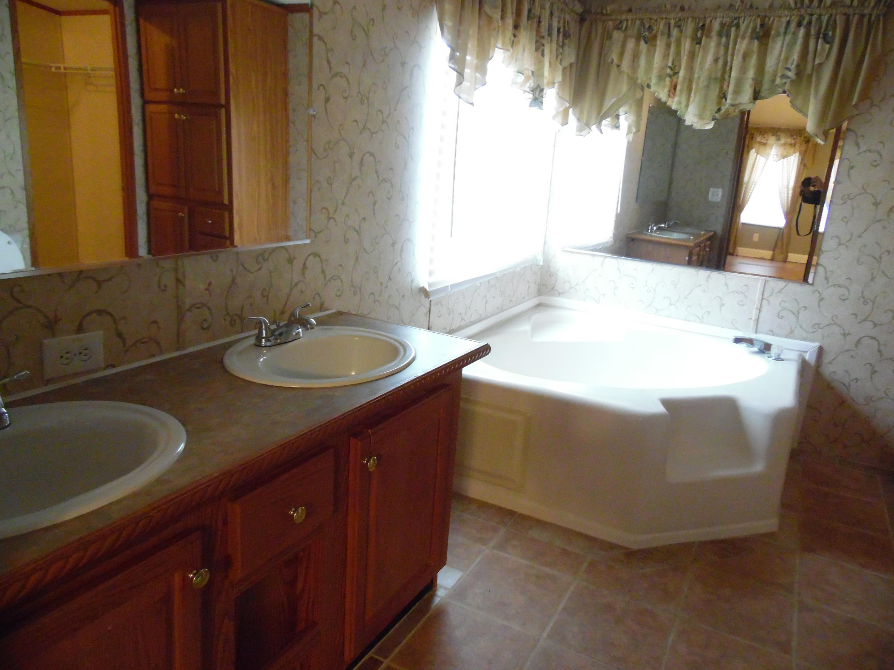 84 Davidson Road DeFuniak Springs, FL 32433 - Photo 10 of 33 SAM_0599