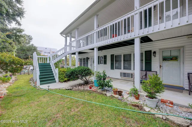 $289,000 | 300 Spencer-Farlow Drive, Unit H, Carolina Beach, NC 28428