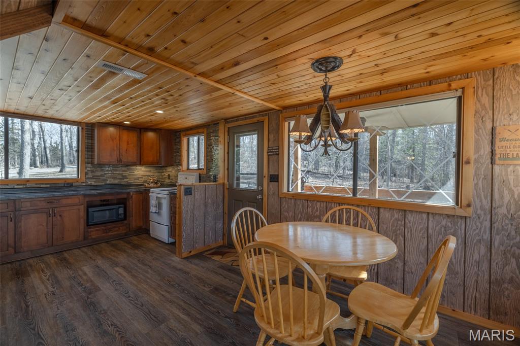 633 Wunderbar Point Drive Innsbrook, MO 63390 - Photo 14 of 40