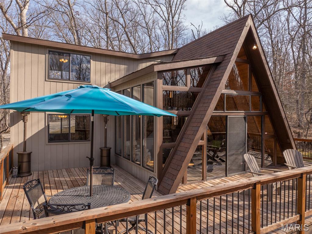 633 Wunderbar Point Drive Innsbrook, MO 63390 - Photo 2 of 40