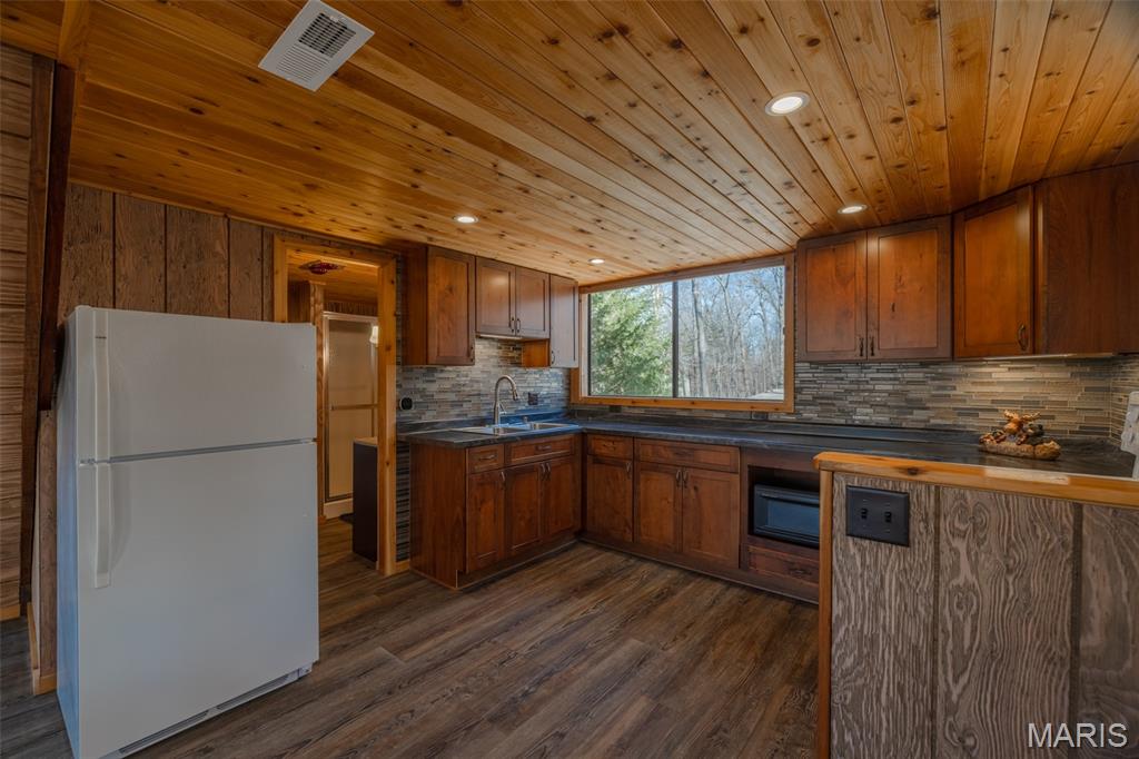 633 Wunderbar Point Drive Innsbrook, MO 63390 - Photo 8 of 40