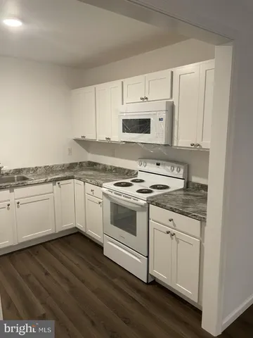 $1,400 | 300 Collins Avenue, Unit 3, Hurlock, MD 21643