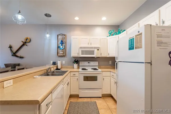 $220,000 | 4935 Robbins Circle, Unit 230, Osage Beach, MO 65065