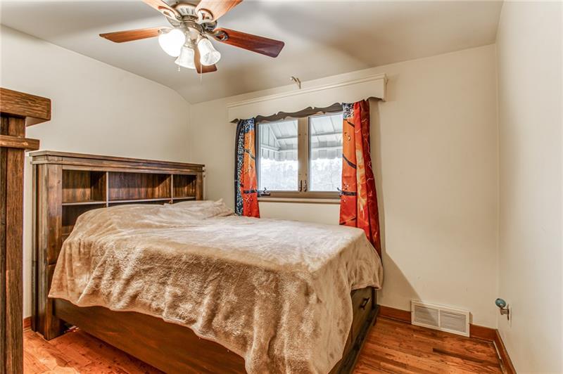 3735 Schuette Road Pittsburgh, PA 15227 - Photo 11 of 16 Gallery Image 11