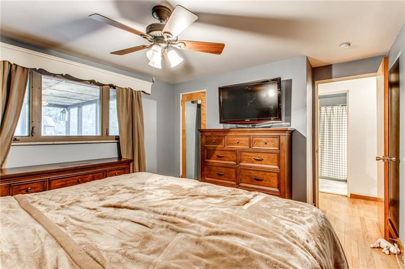 3735 Schuette Road Pittsburgh, PA 15227 - Photo 8 of 16 Gallery Image 8