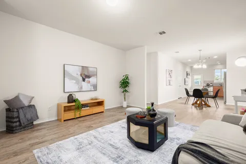 $300,000 | 380 Bonnet Boulevard, Georgetown, TX 78628