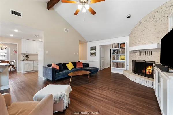 $369,000 | 2907 Broadmoor Drive, Bryan, TX 77802