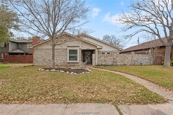 $374,900 | 2907 Broadmoor Drive, Bryan, TX 77802