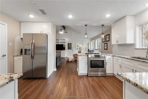 $385,000 | 2907 Broadmoor Drive, Bryan, TX 77802