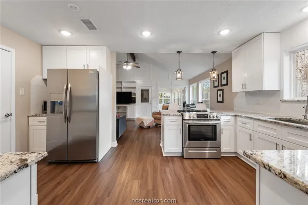 $369,000 | 2907 Broadmoor Drive, Bryan, TX 77802