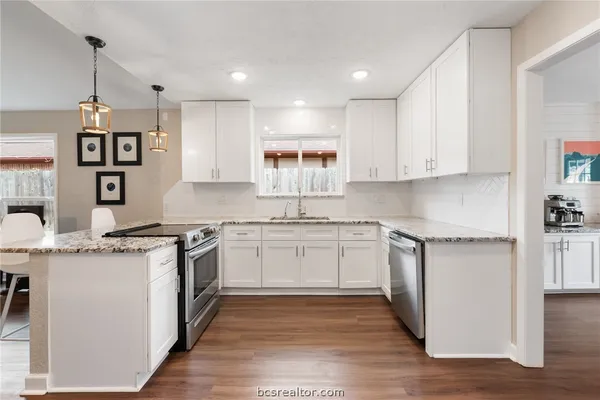$374,900 | 2907 Broadmoor Drive, Bryan, TX 77802