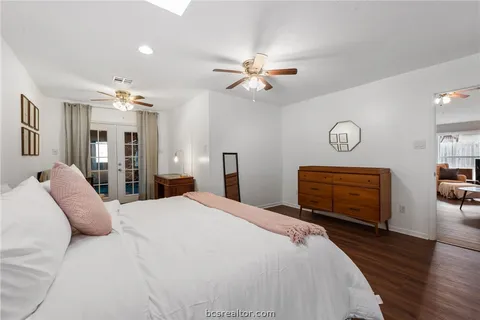 $385,000 | 2907 Broadmoor Drive, Bryan, TX 77802