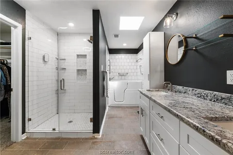 $385,000 | 2907 Broadmoor Drive, Bryan, TX 77802