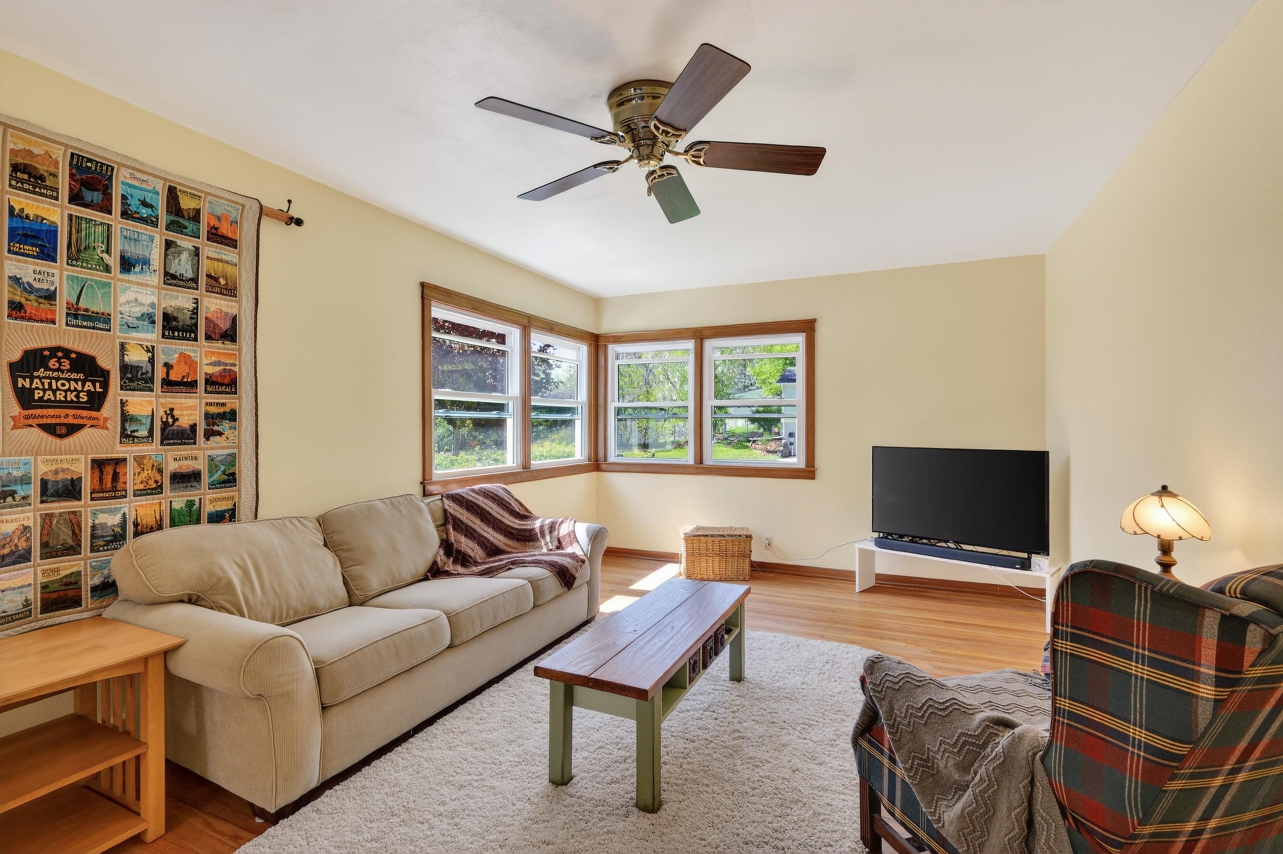 122 Gary Court Sun Prairie, WI 53590 - Photo 2 of 21