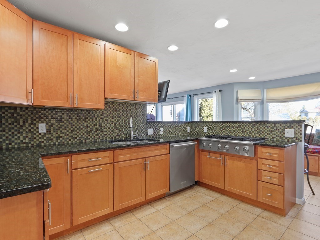 39 Walsh Road Newton, MA 02459 - Photo 11 of 42