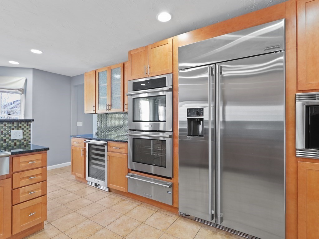 39 Walsh Road Newton, MA 02459 - Photo 12 of 42