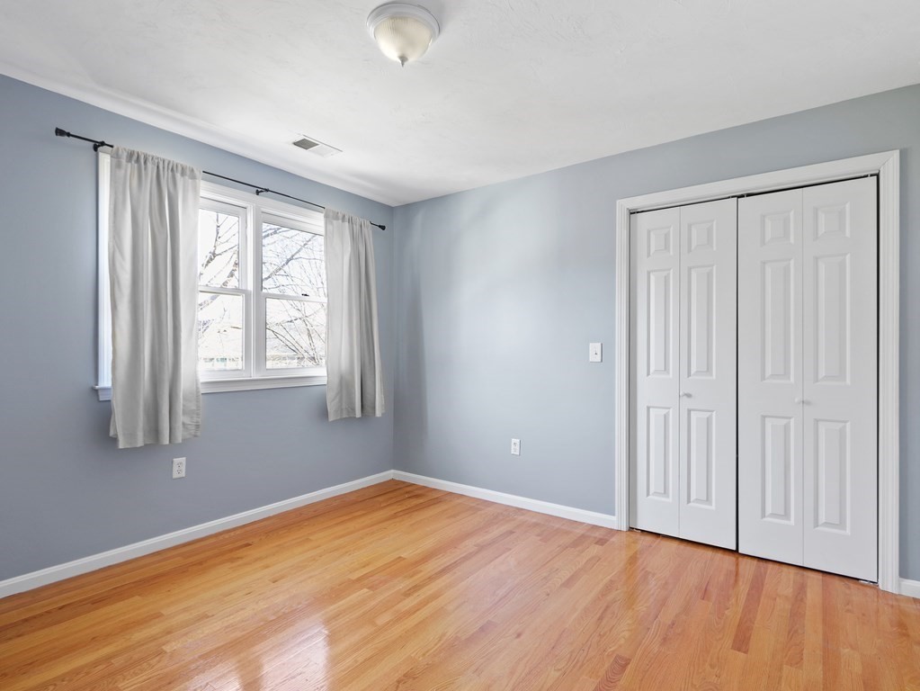 39 Walsh Road Newton, MA 02459 - Photo 18 of 42