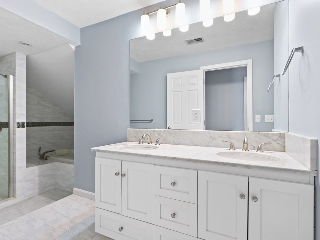 39 Walsh Road Newton, MA 02459 - Photo 19 of 42