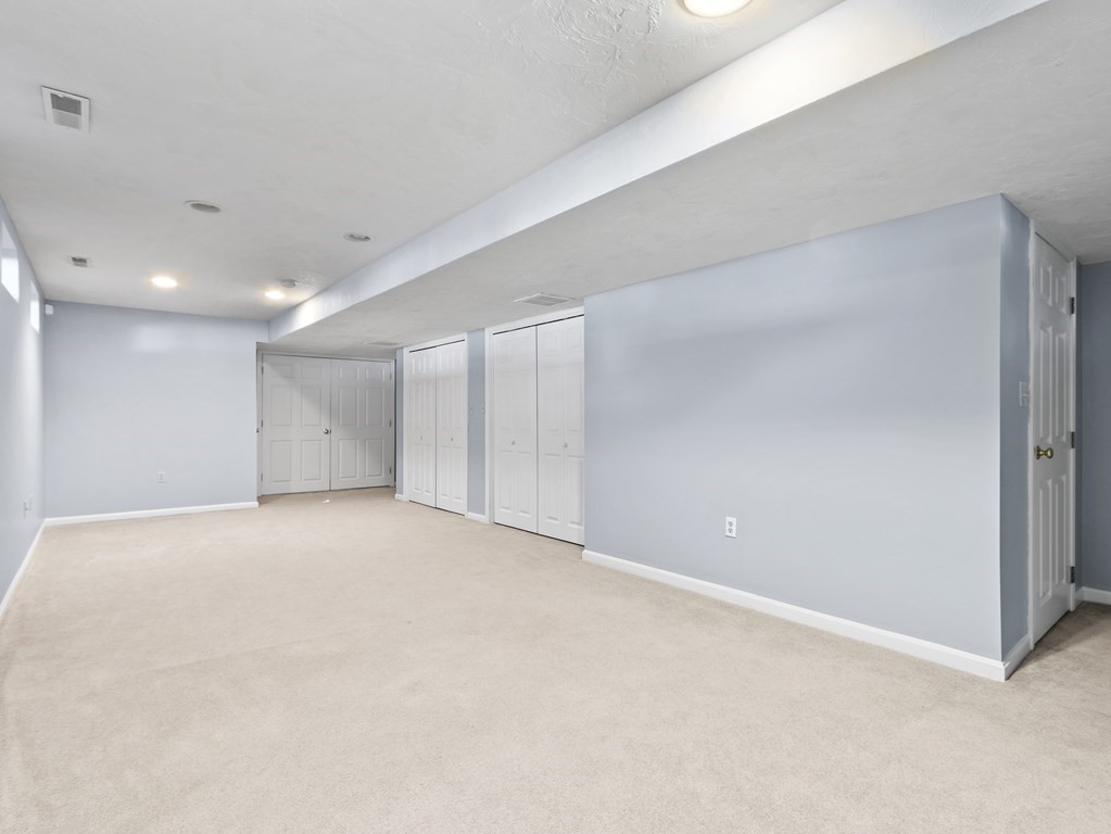 39 Walsh Road Newton, MA 02459 - Photo 23 of 42