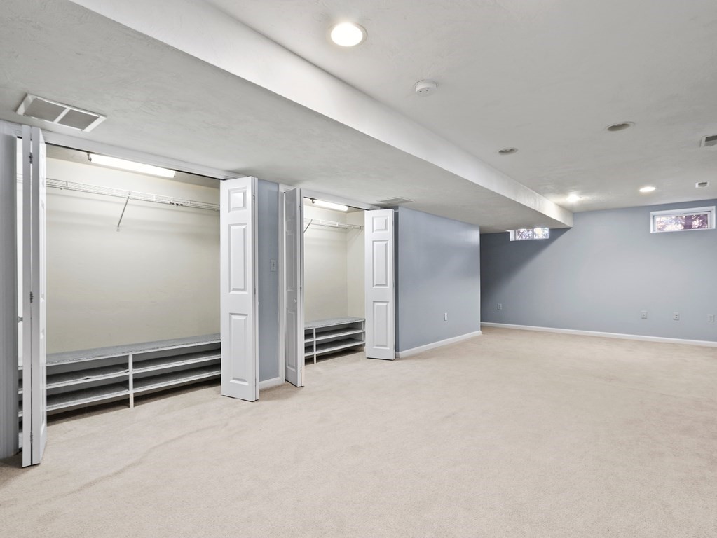 39 Walsh Road Newton, MA 02459 - Photo 24 of 42